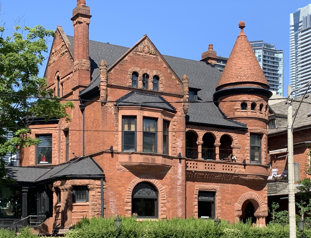 Navigating Toronto's Renovation Landscape: A Guide to Major Renovations on Historic Homes