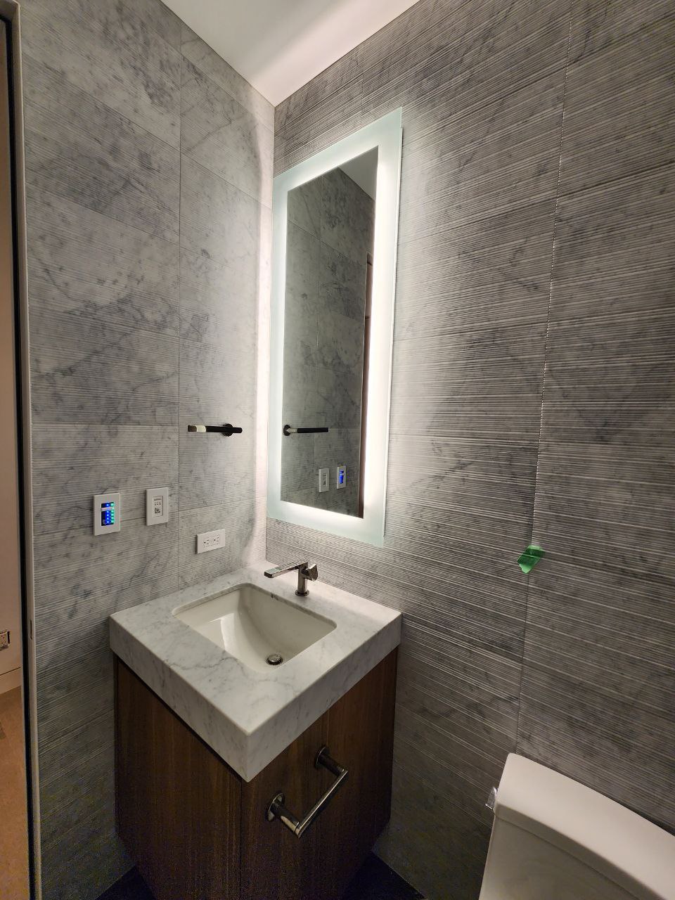 1 Bloor Penthouse Unit modern bathroom